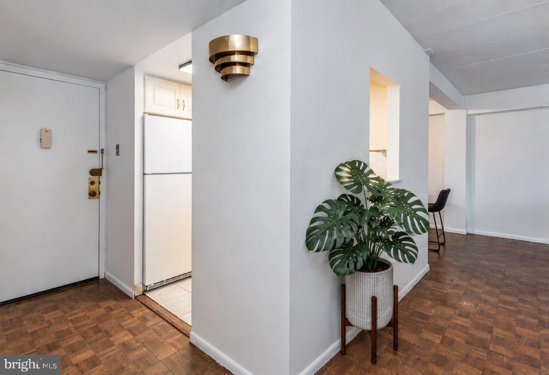 100 WEST AVENUE 606-W