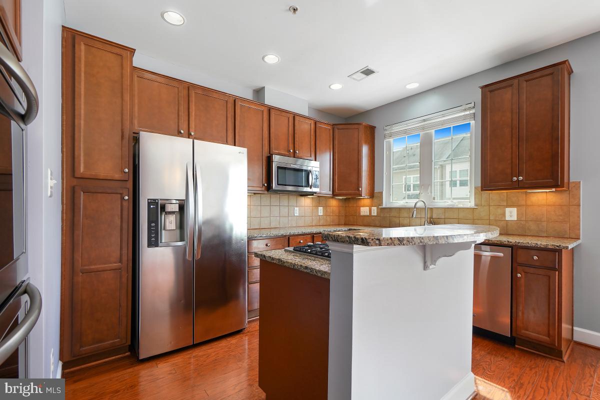 SUMMERFIELD - Residential Lease