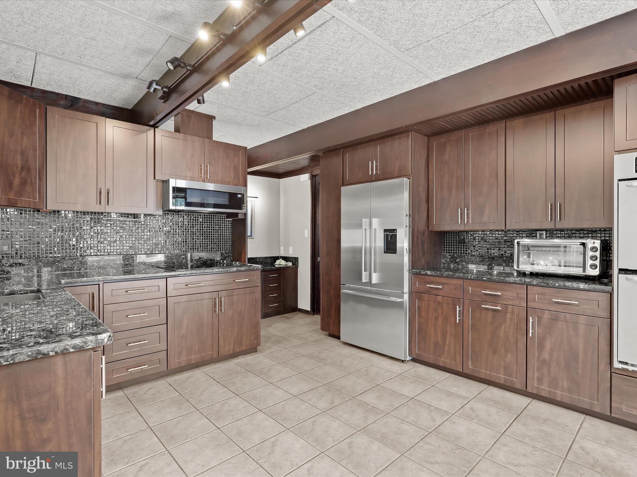 GREENCOURT HILLS - Residential