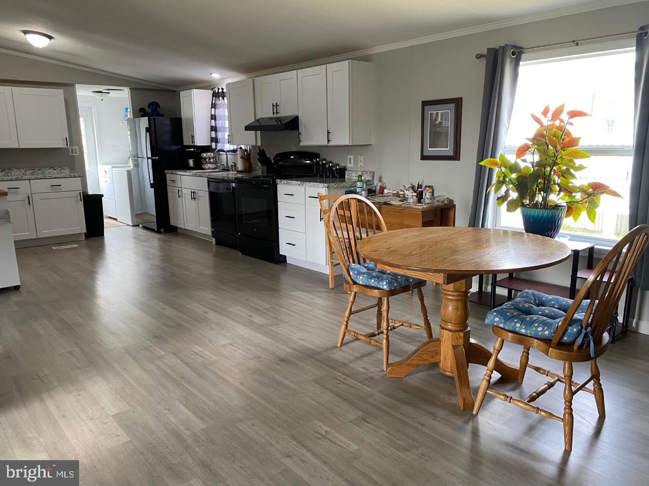 BUSH RIVER MANOR - Residential