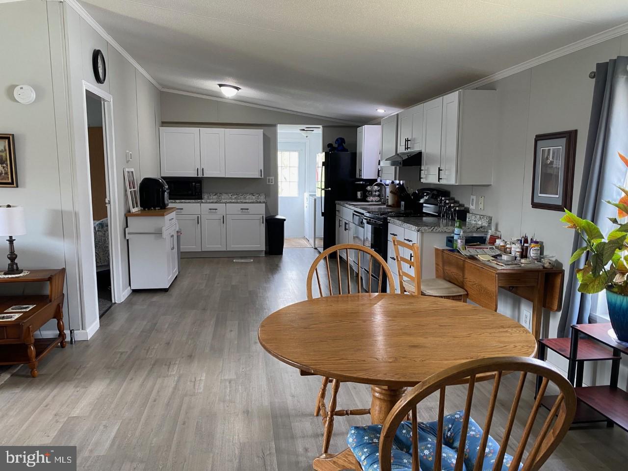 BUSH RIVER MANOR - Residential