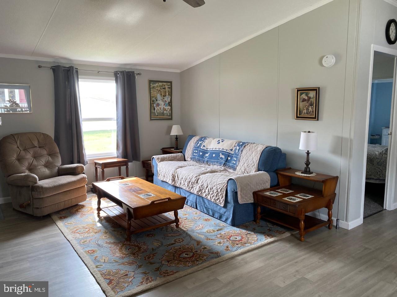 BUSH RIVER MANOR - Residential