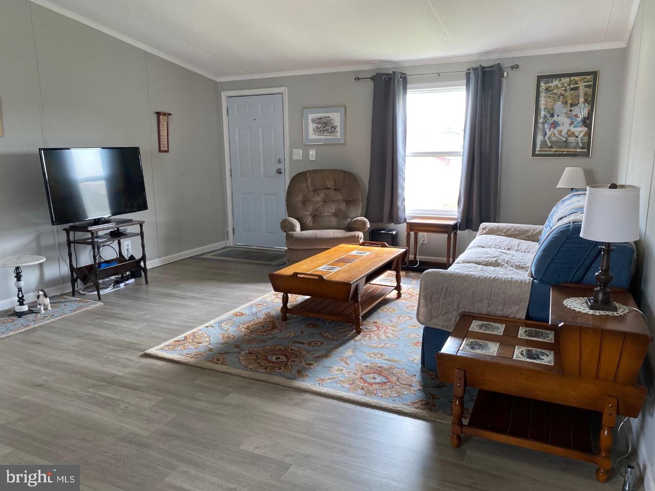 BUSH RIVER MANOR - Residential