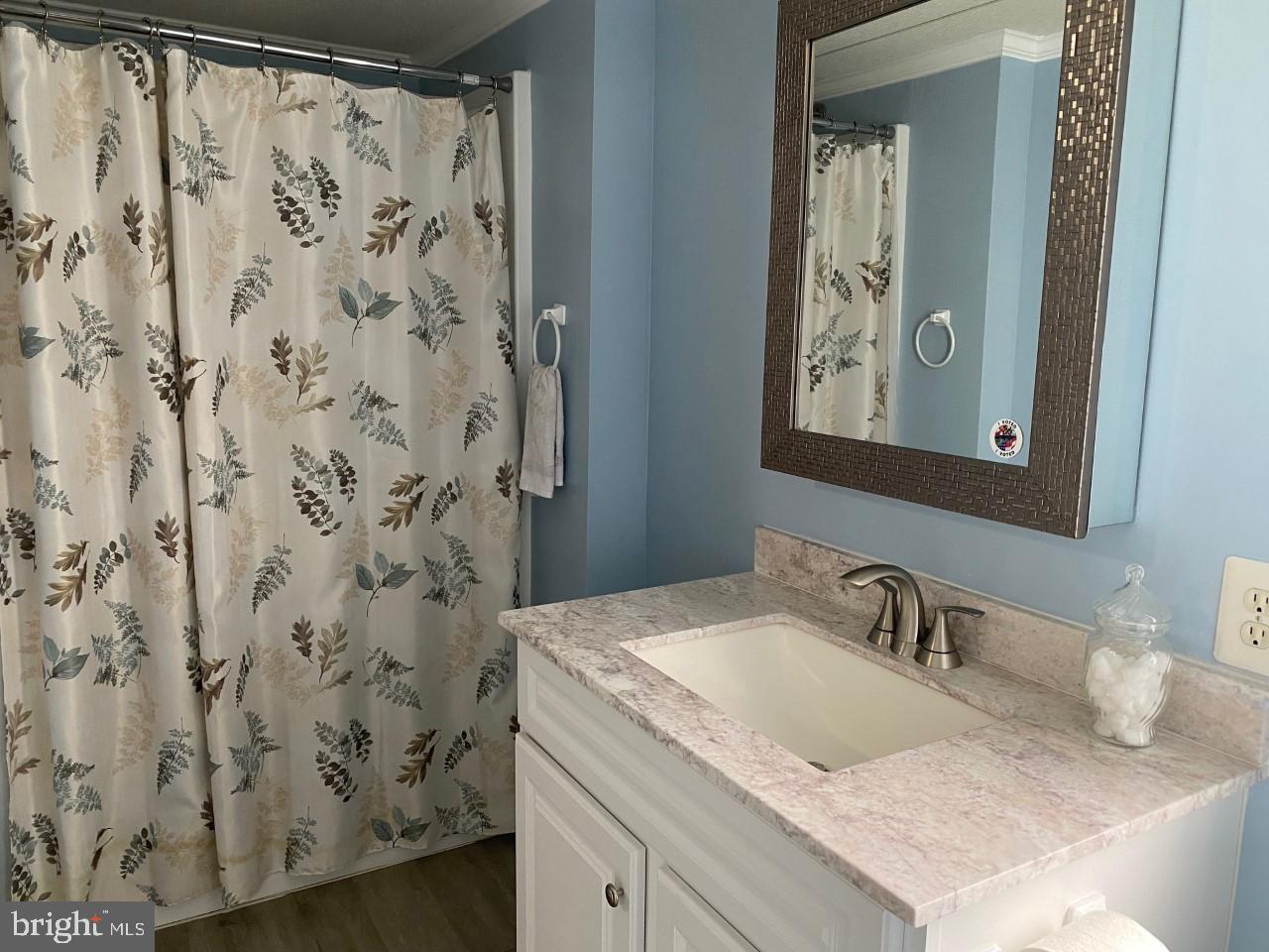 BUSH RIVER MANOR - Residential