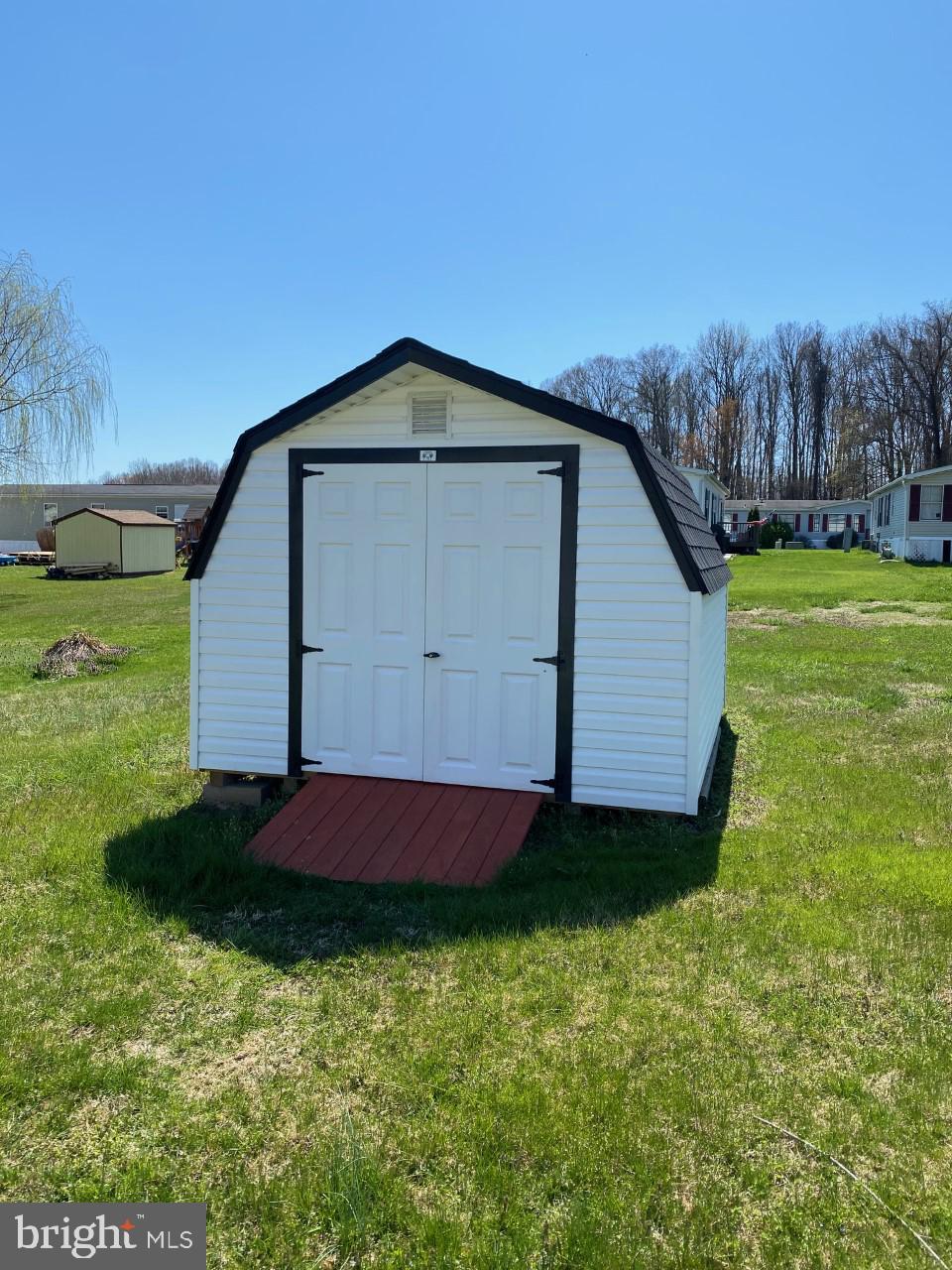 BUSH RIVER MANOR - Residential