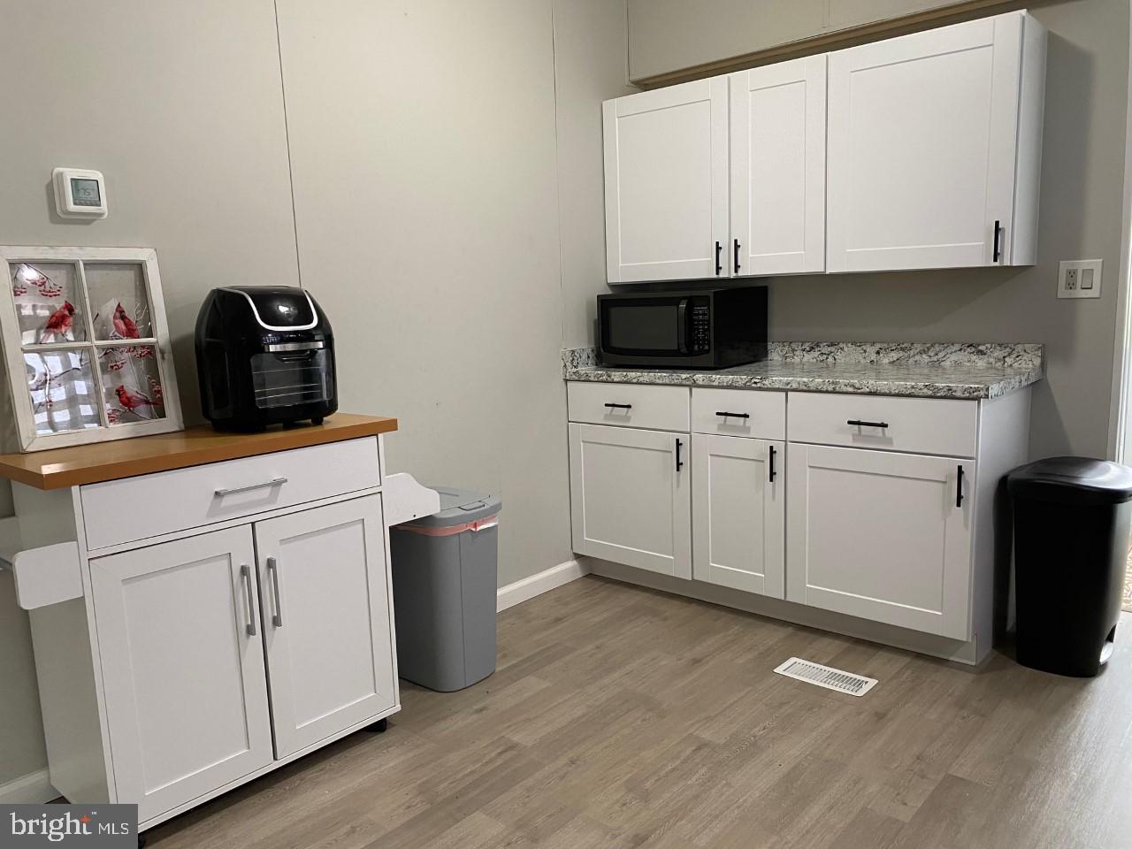 BUSH RIVER MANOR - Residential