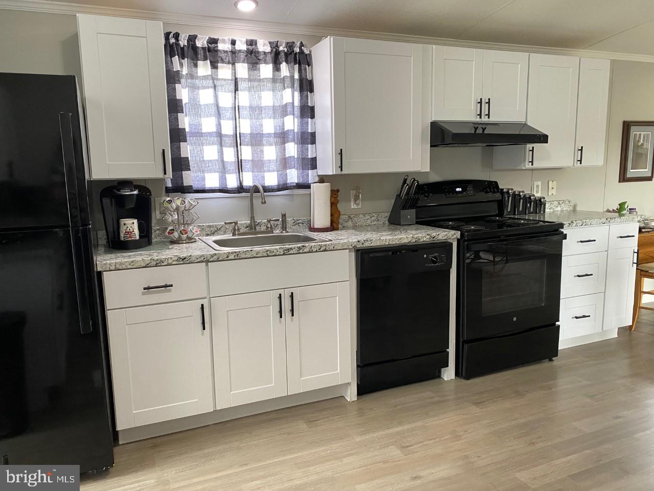 BUSH RIVER MANOR - Residential