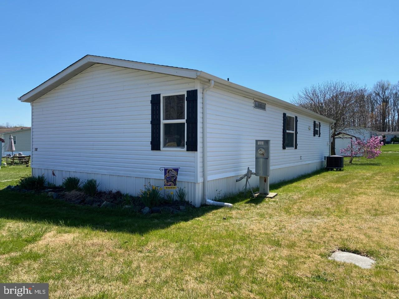 BUSH RIVER MANOR - Residential