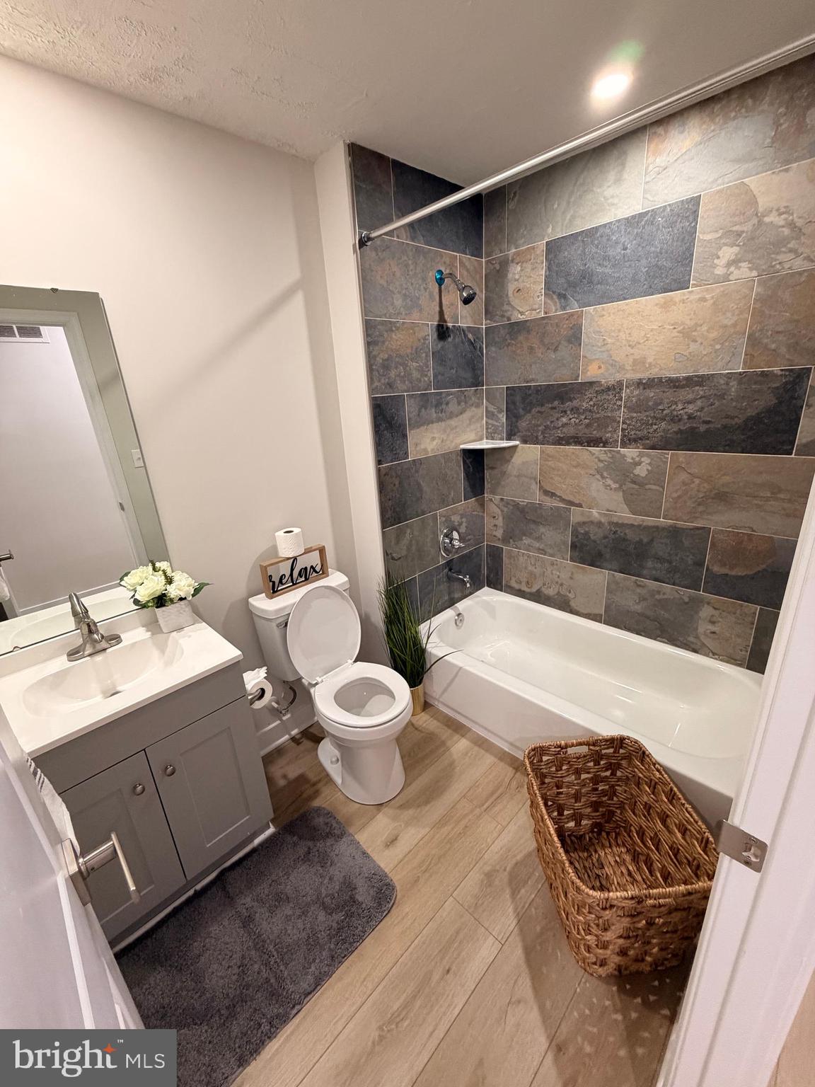 LAYDON PARK - Residential