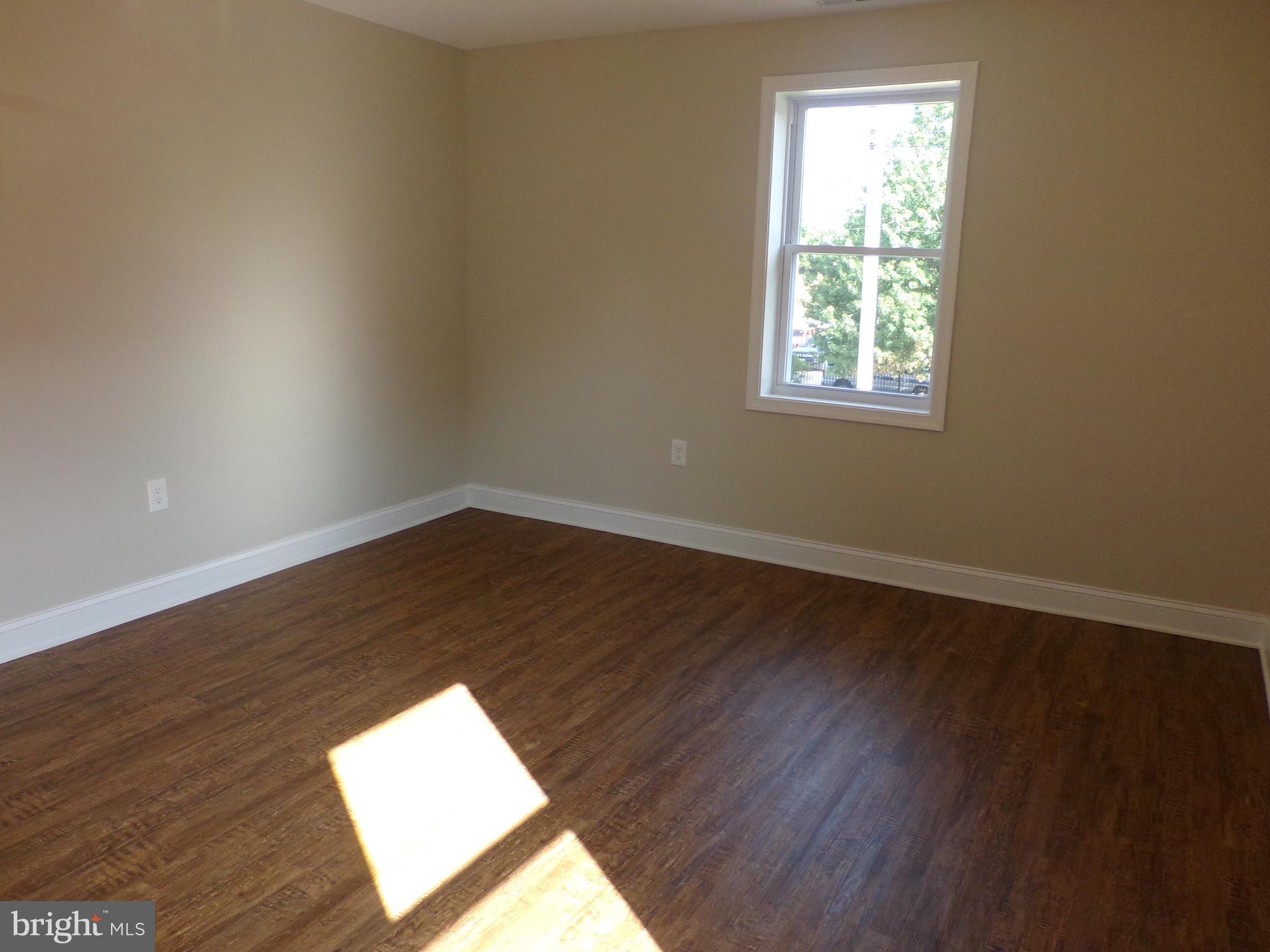 PERRING LOCH - Residential Lease