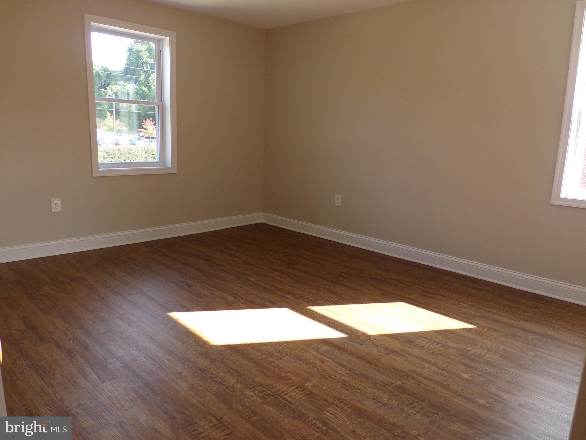 PERRING LOCH - Residential Lease