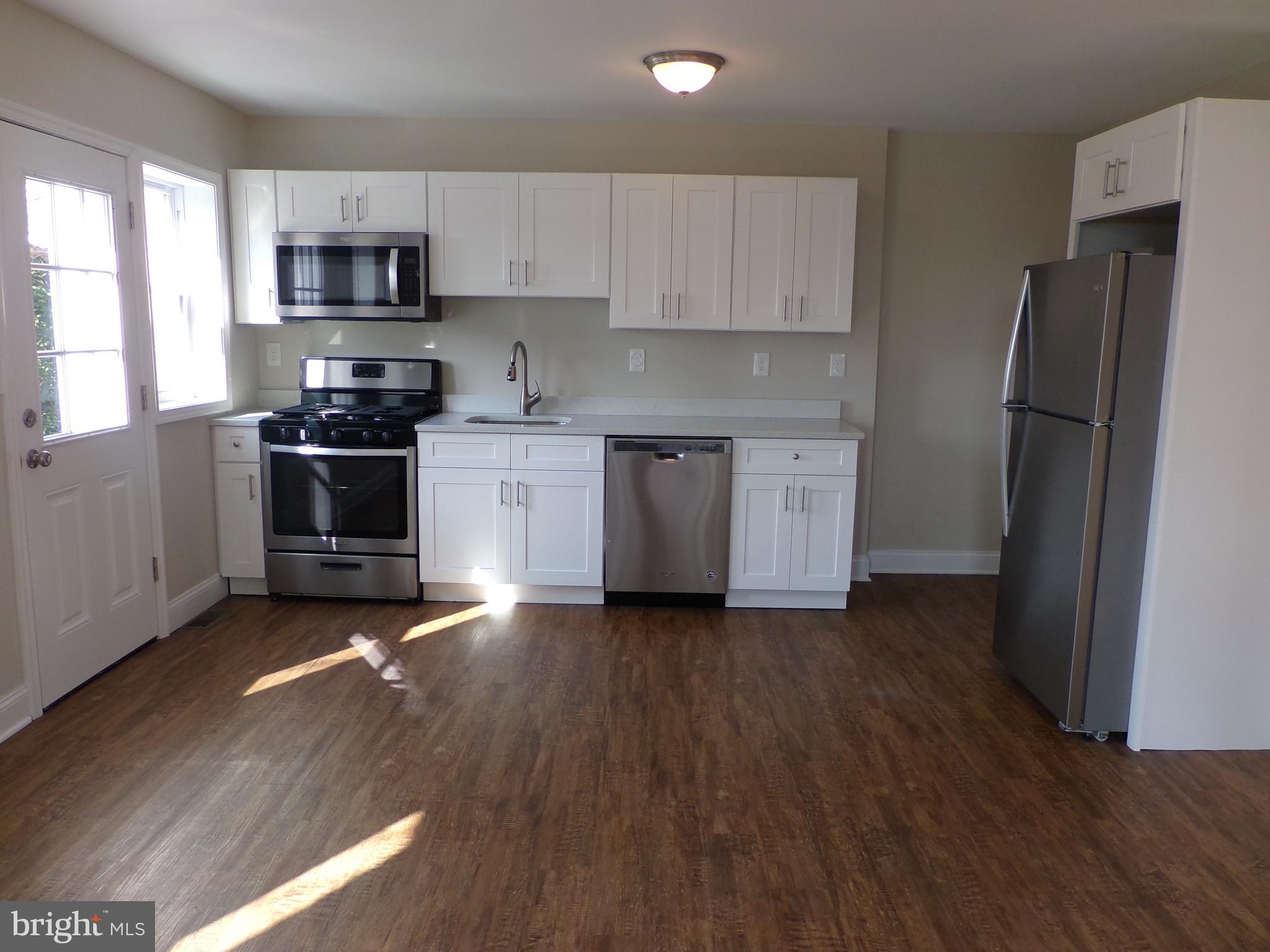 PERRING LOCH - Residential Lease