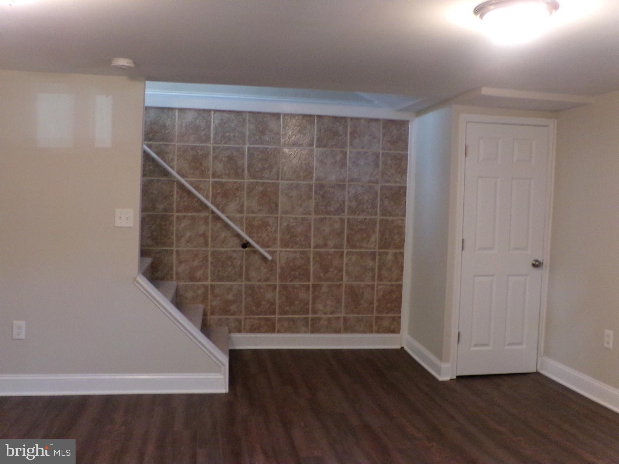 PERRING LOCH - Residential Lease