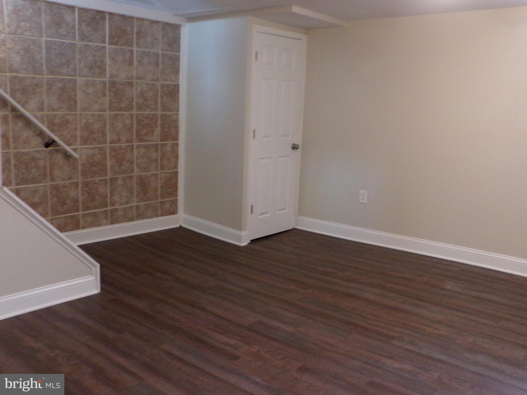 PERRING LOCH - Residential Lease