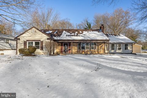 Homes For Sale - 115 Crestview Drive<br/> WILLINGBORO, NJ 08046