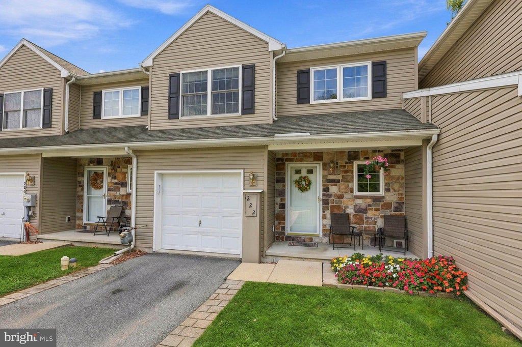 Photo of 222 Rocky Knob Way, MOUNTVILLE, PA 17554 (MLS # PALA2095274)
