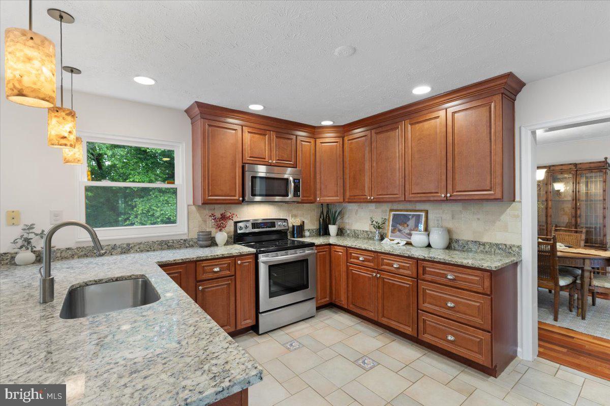 SADDLE CREEK - Residential