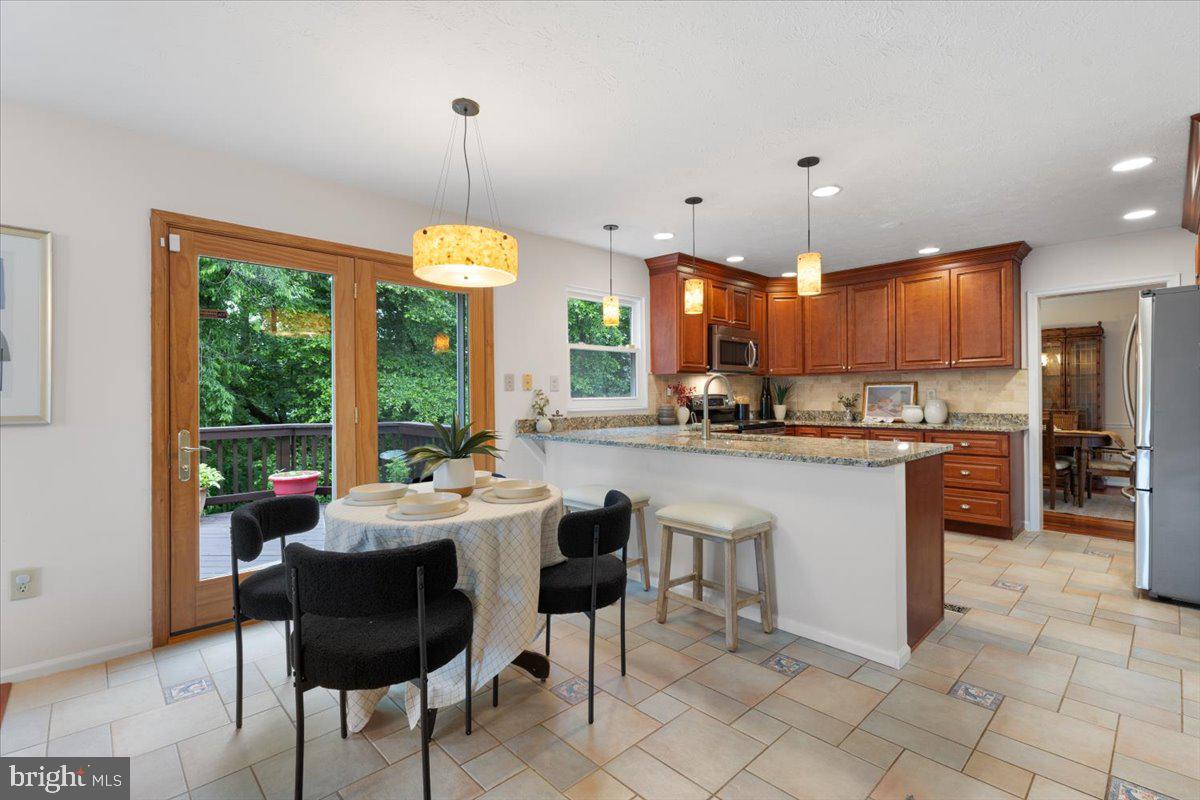 SADDLE CREEK - Residential