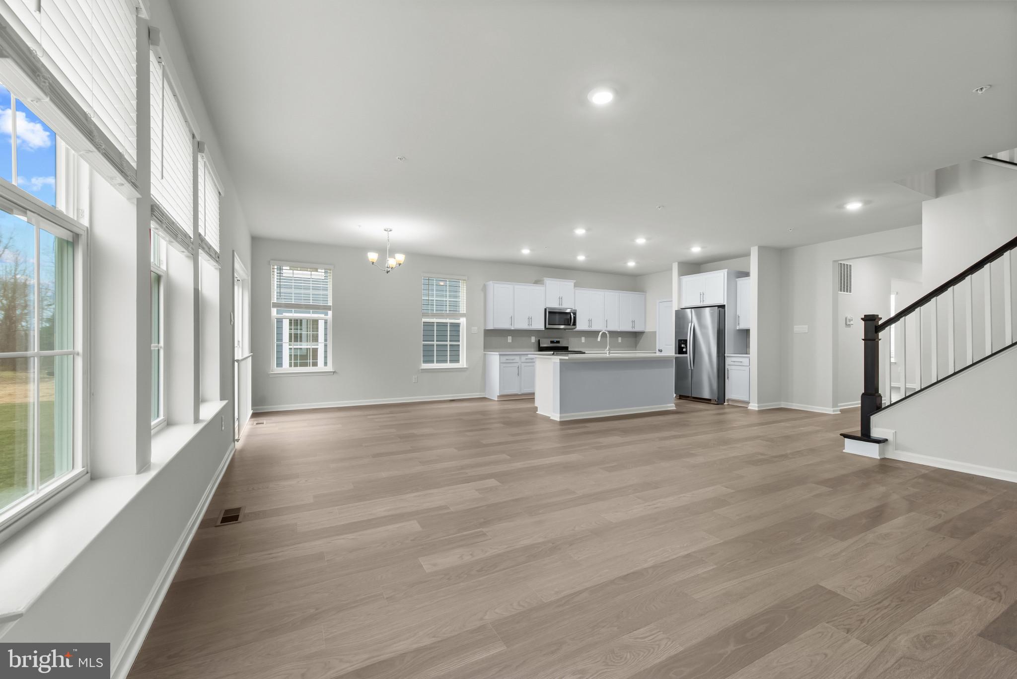 CREEKSIDE ESTATES - Residential