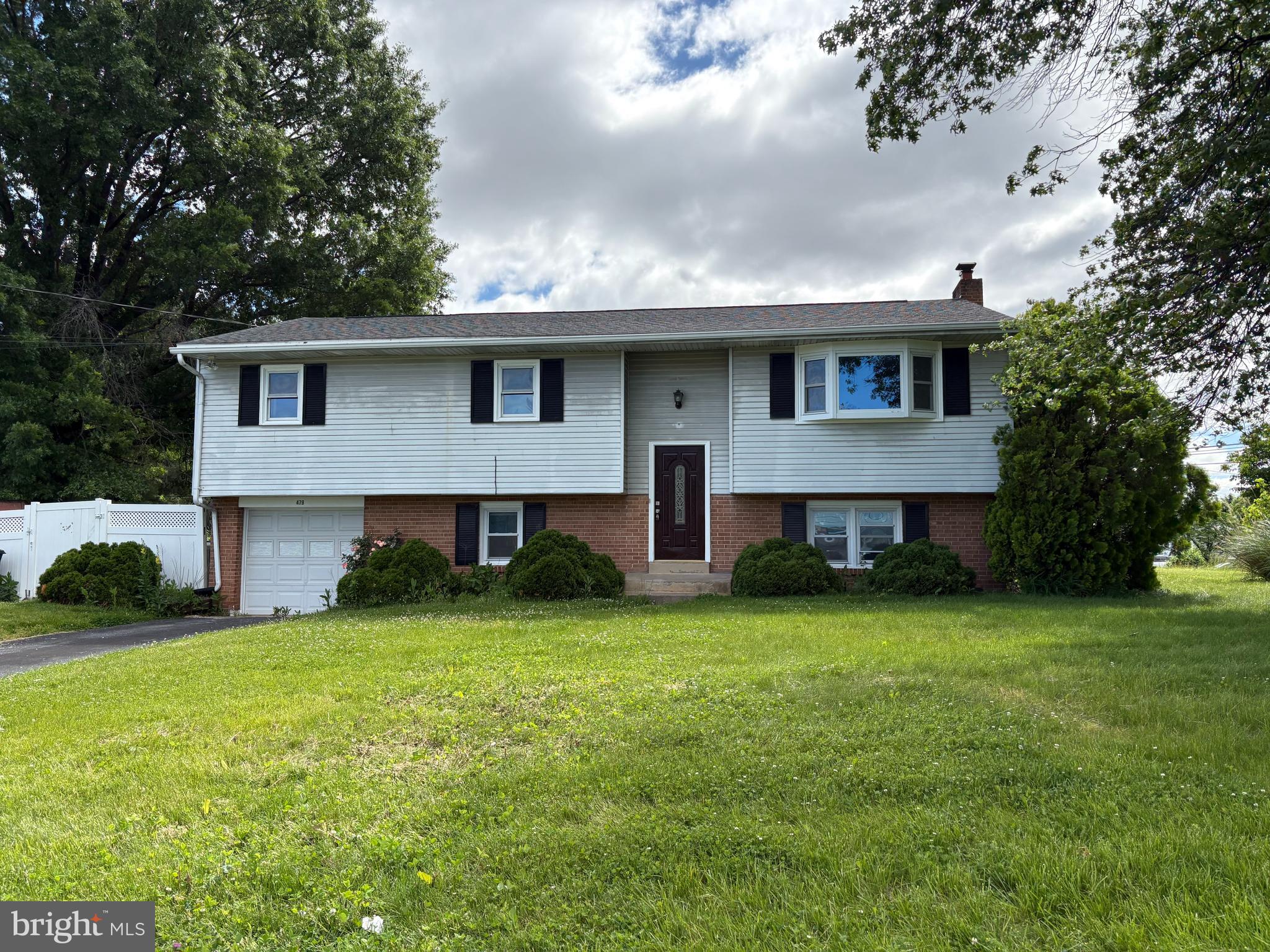 479 SUE DRIVE