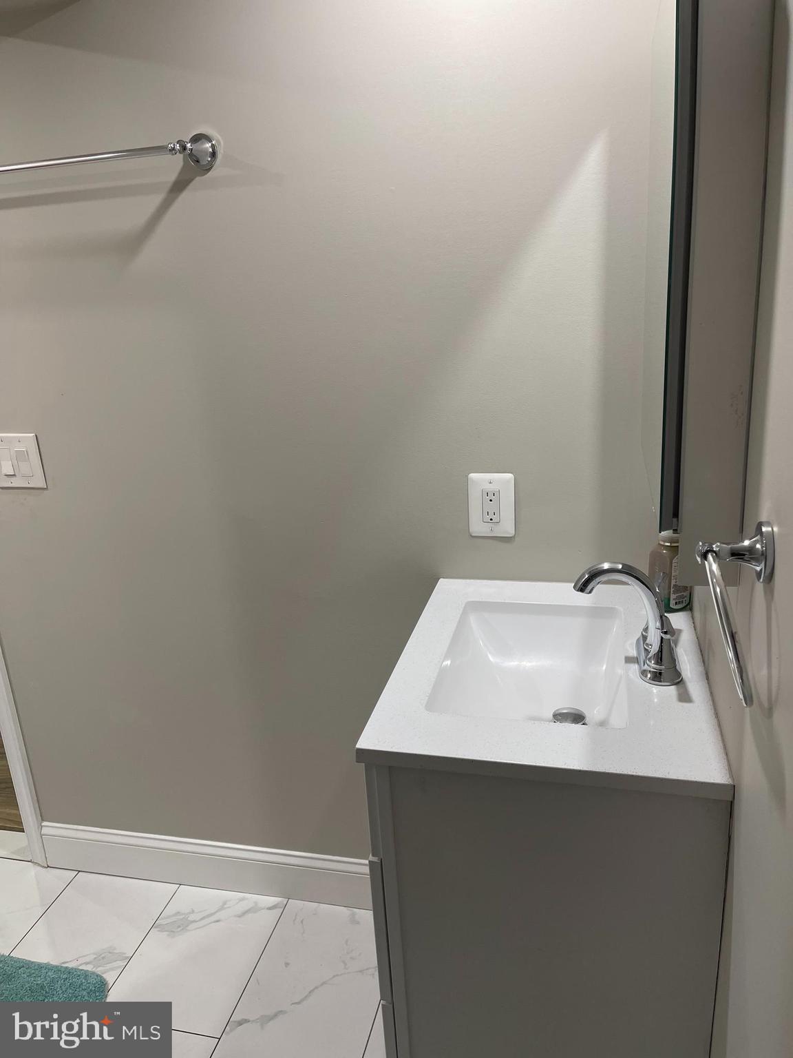 DAMASCUS OUTSIDE - Residential Lease