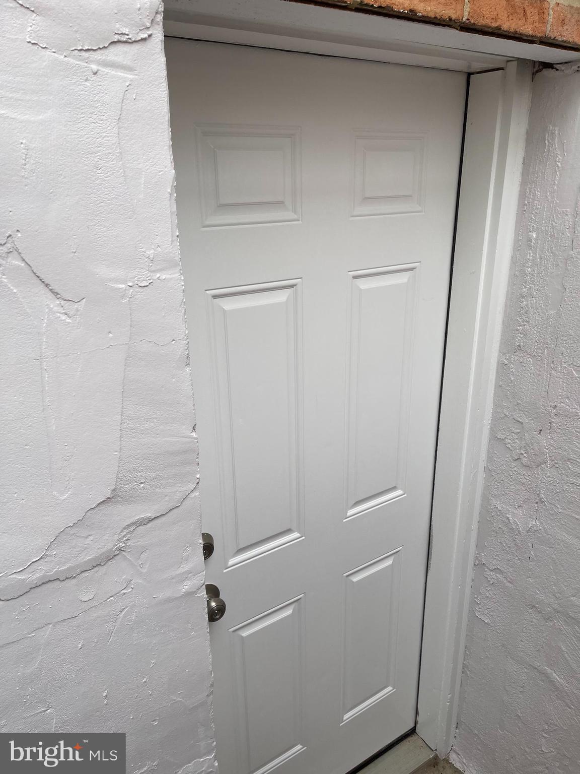 DAMASCUS OUTSIDE - Residential Lease