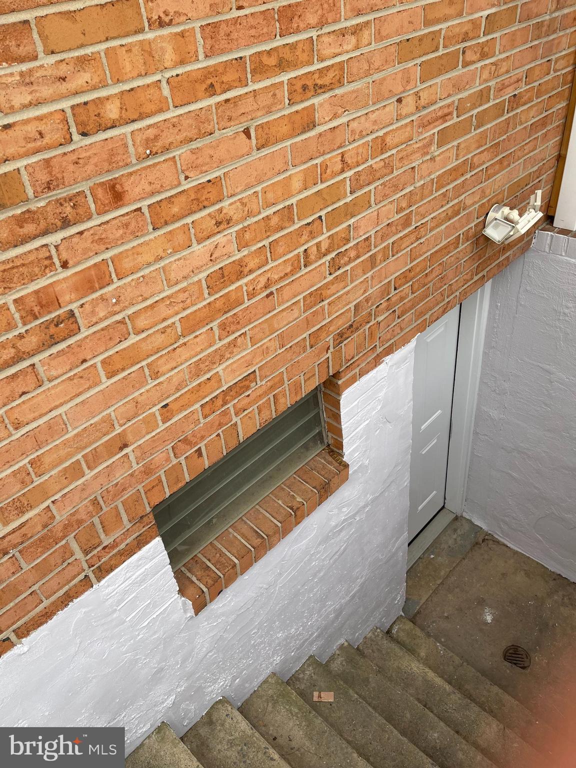 DAMASCUS OUTSIDE - Residential Lease