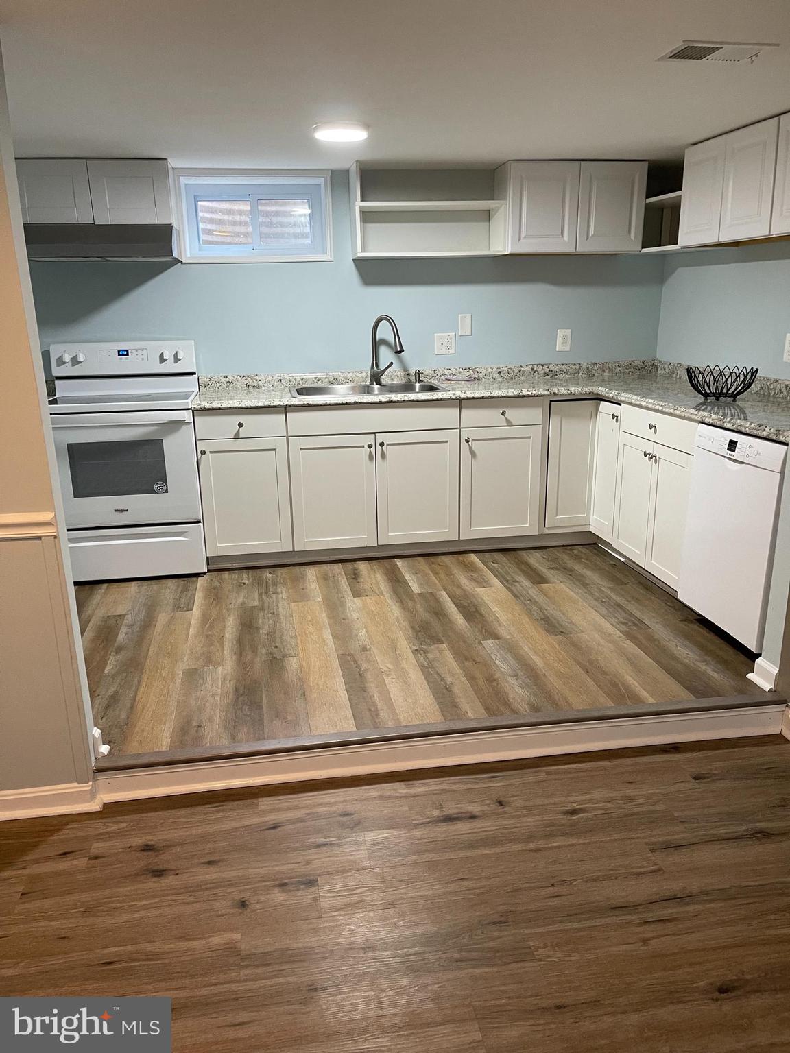 DAMASCUS OUTSIDE - Residential Lease