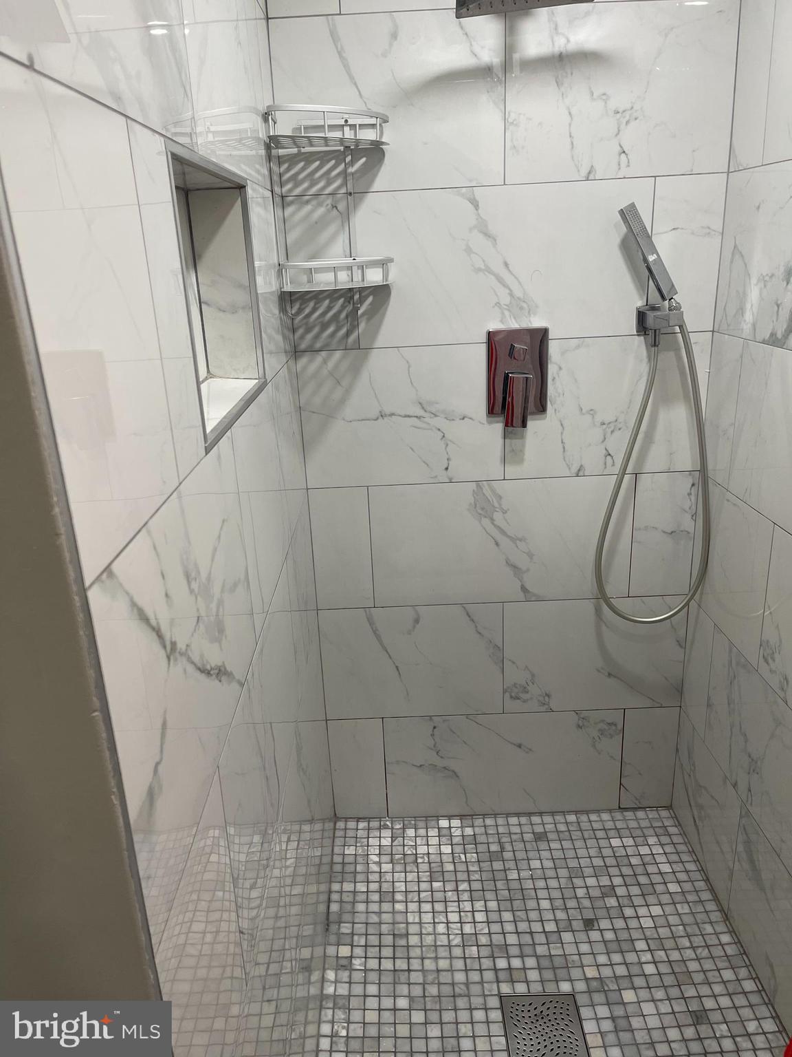 DAMASCUS OUTSIDE - Residential Lease