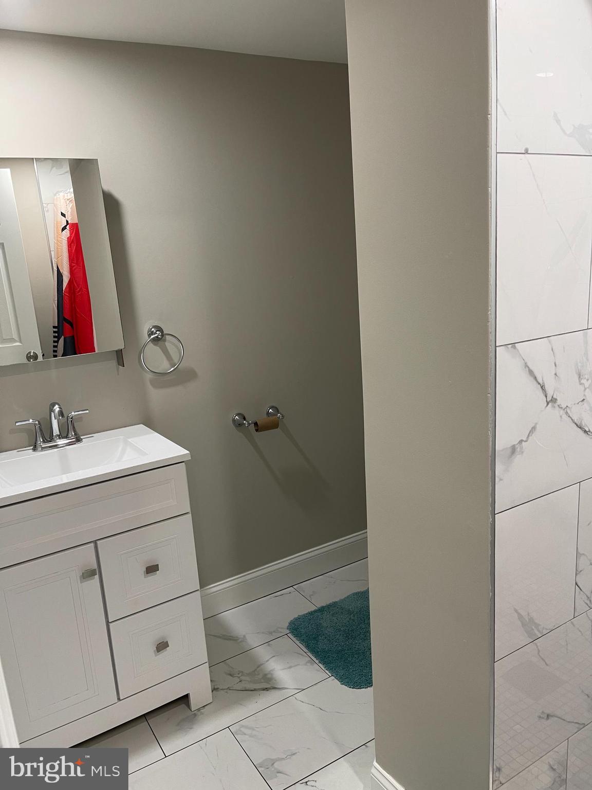 DAMASCUS OUTSIDE - Residential Lease