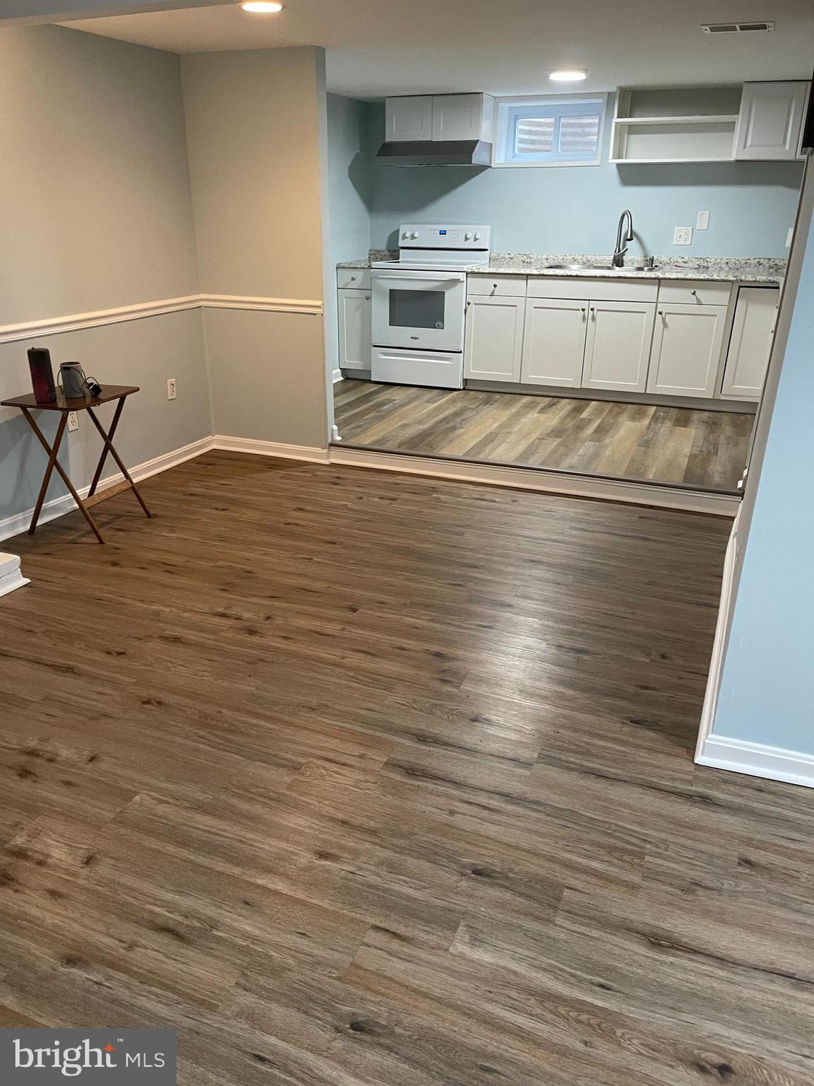 DAMASCUS OUTSIDE - Residential Lease