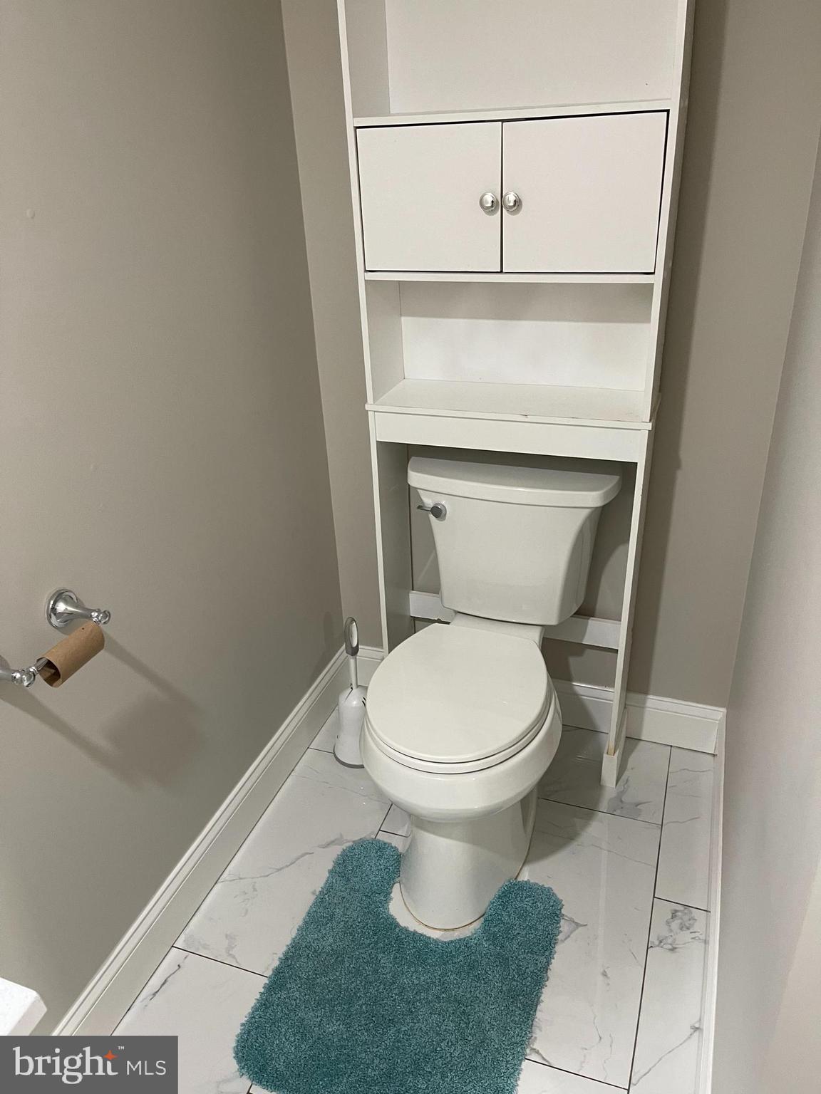 DAMASCUS OUTSIDE - Residential Lease