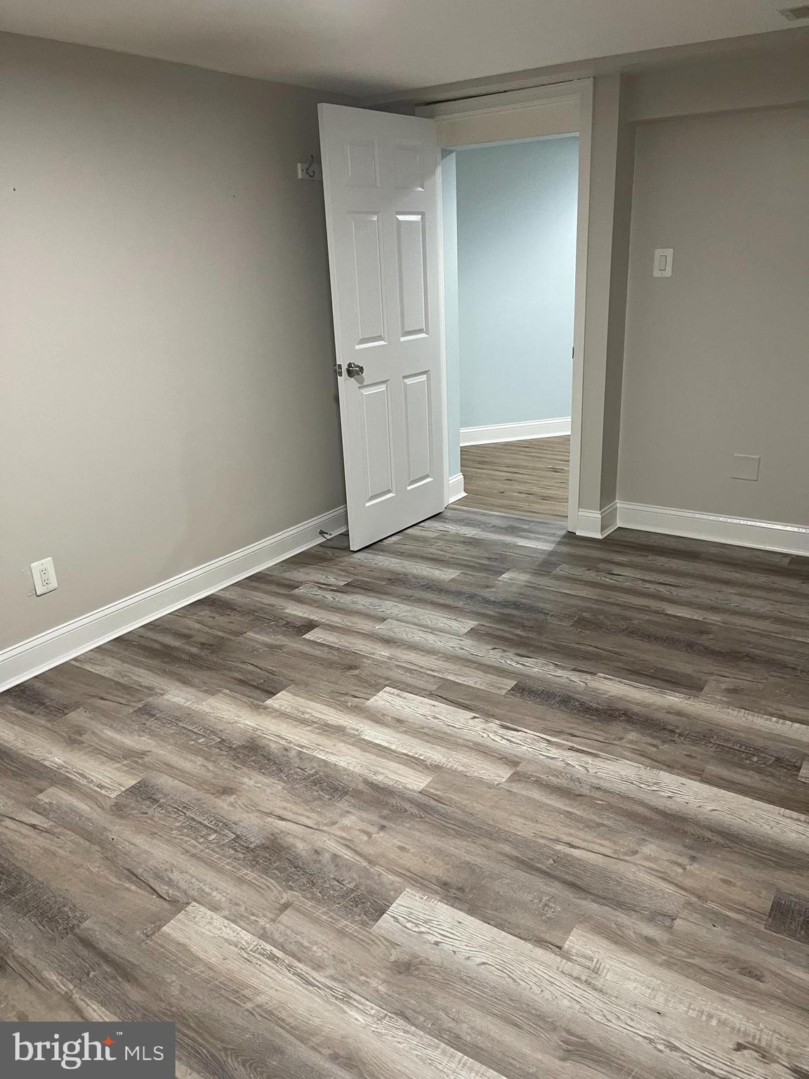 DAMASCUS OUTSIDE - Residential Lease