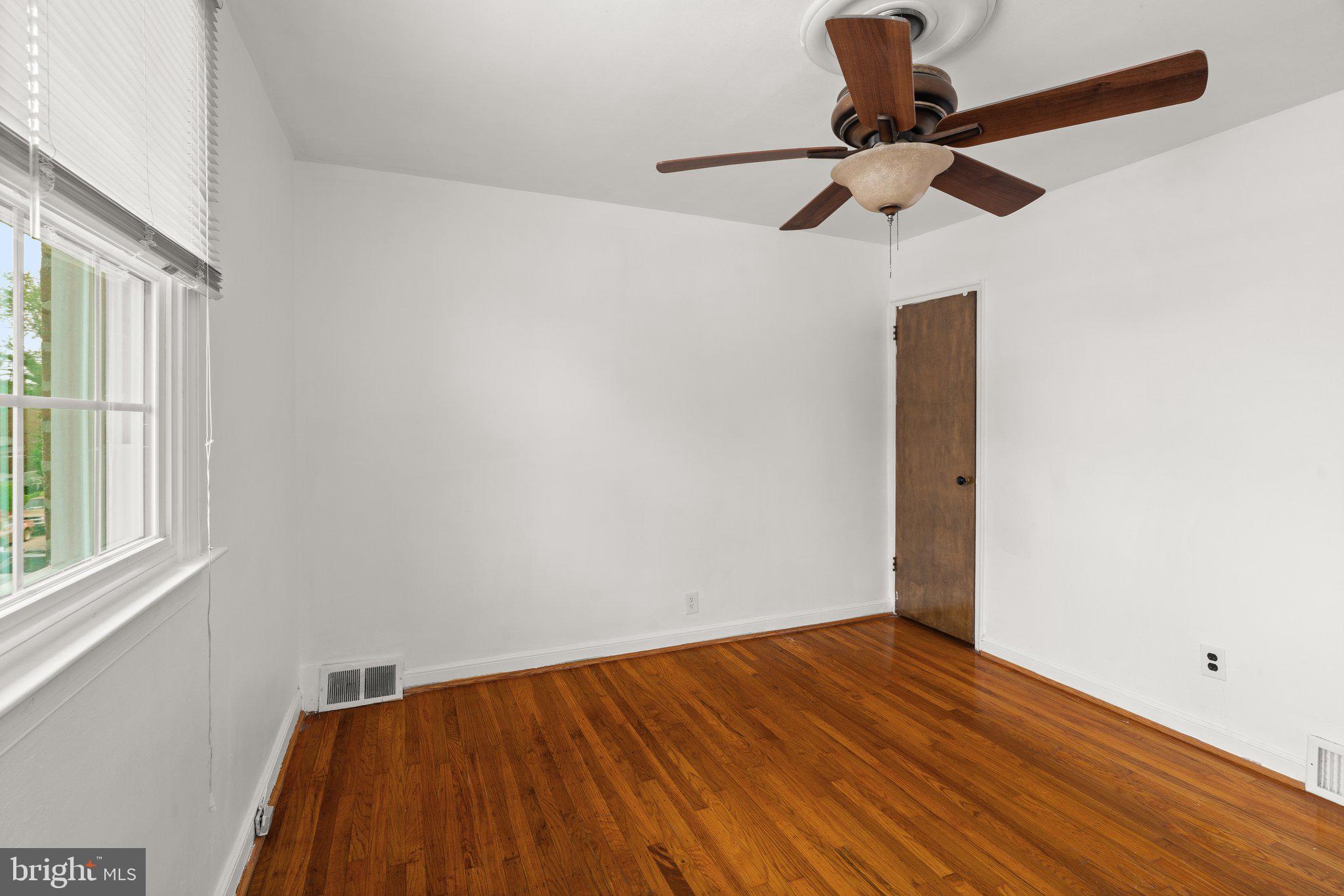 ELMWOOD PARK - Residential