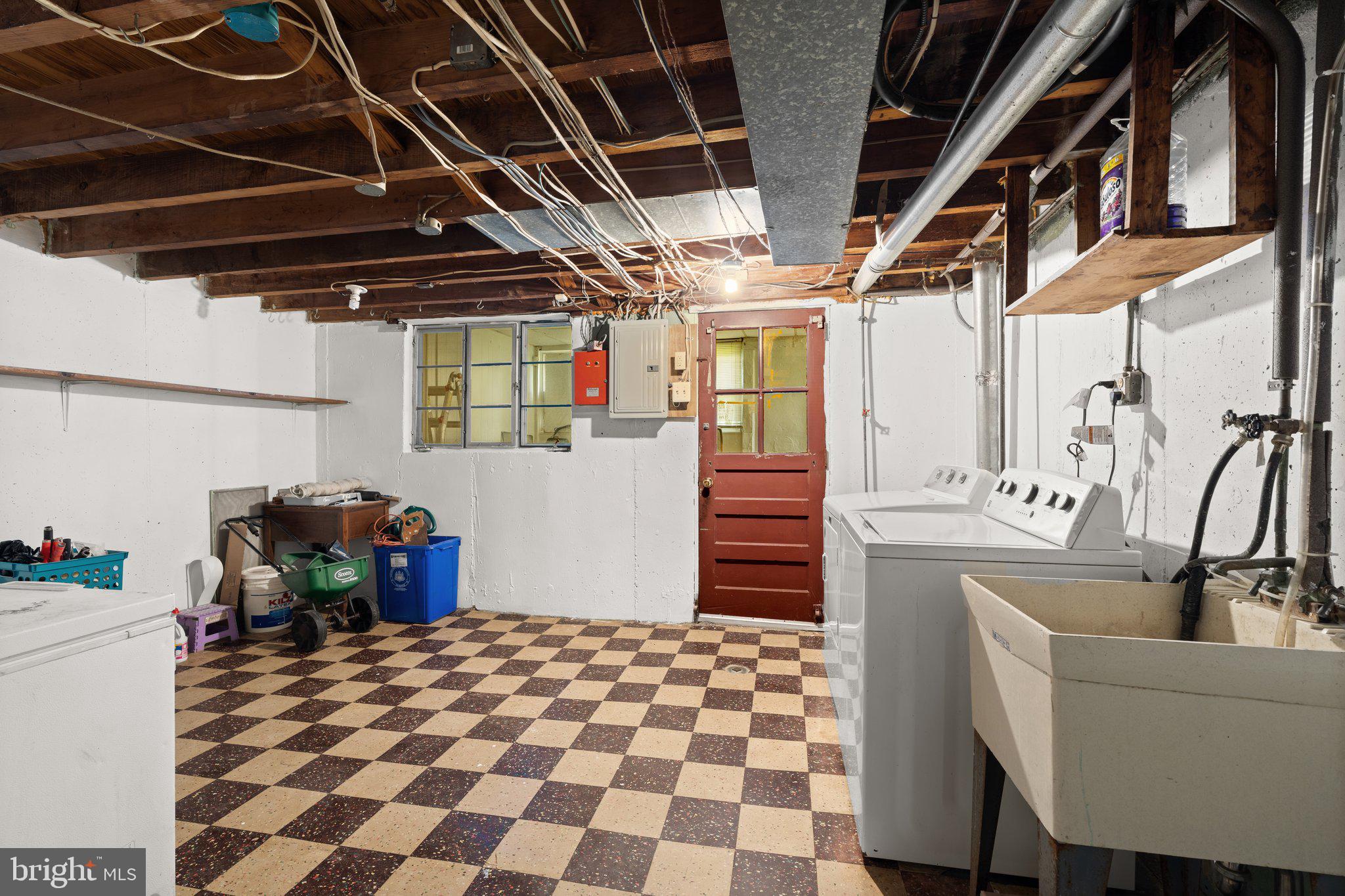 ELMWOOD PARK - Residential