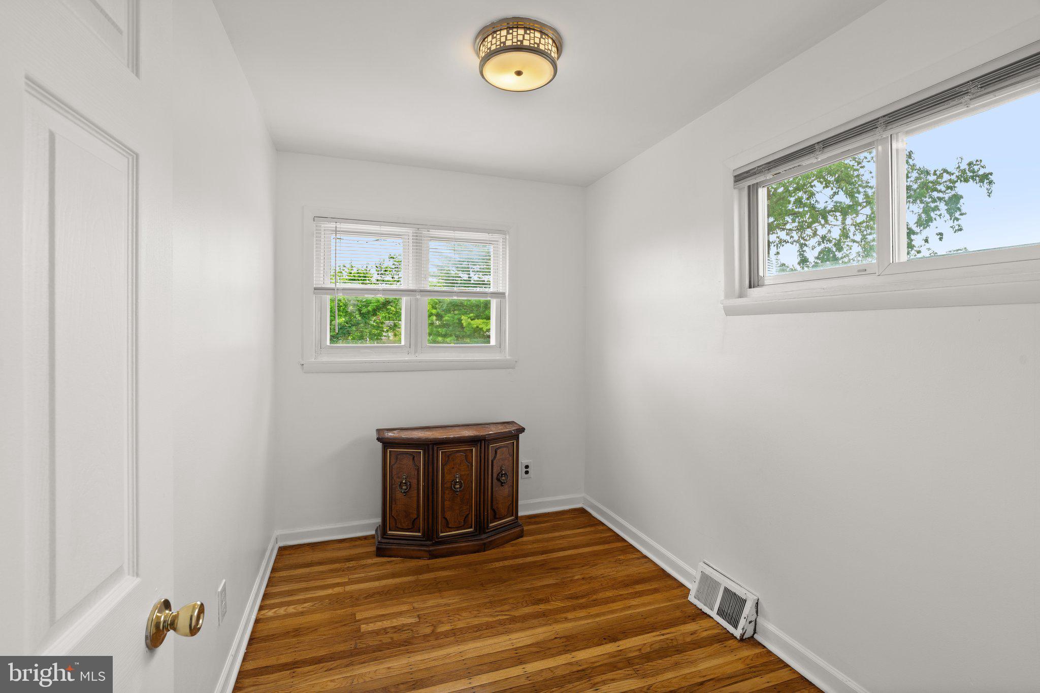 ELMWOOD PARK - Residential