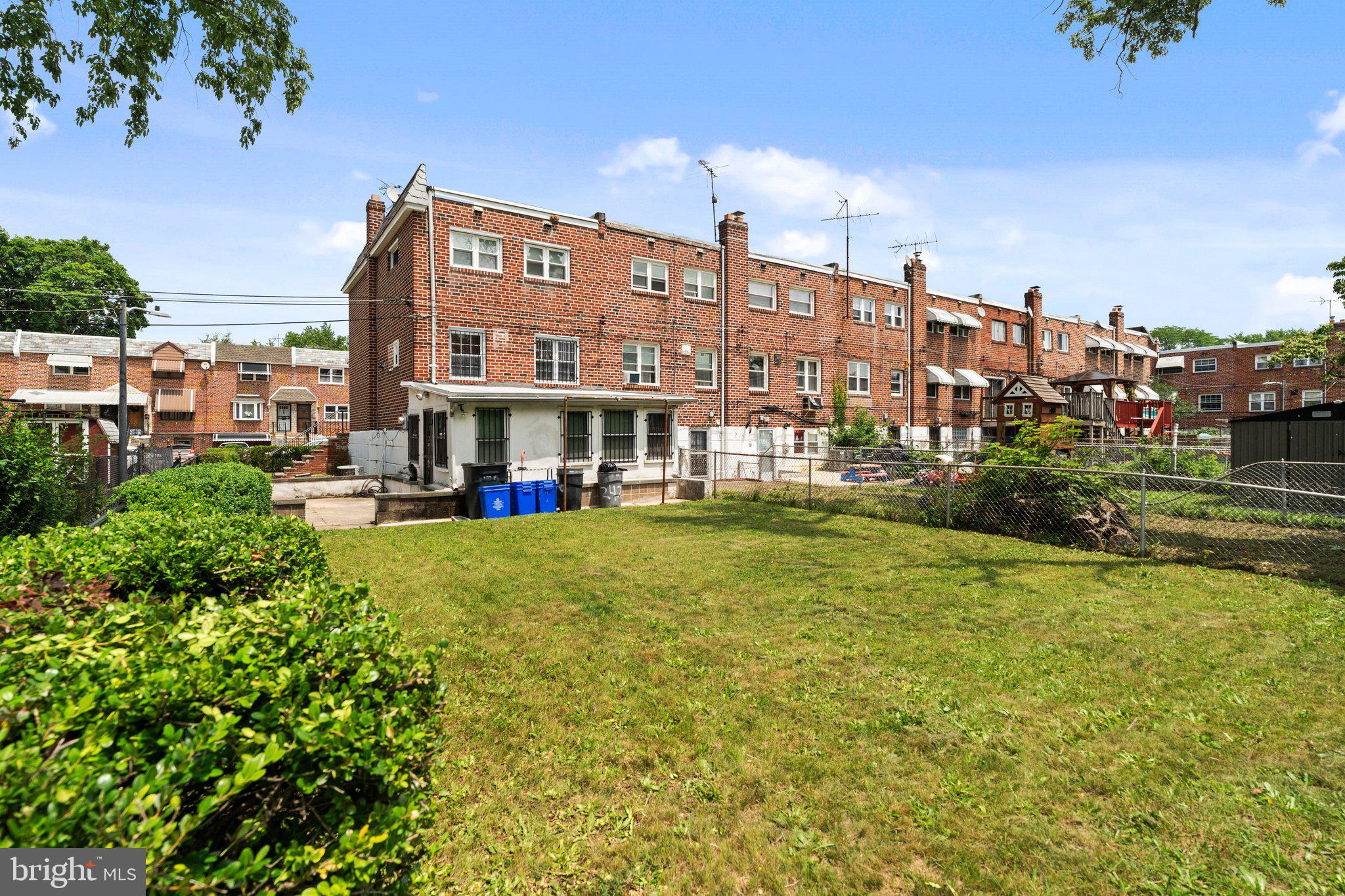 ELMWOOD PARK - Residential
