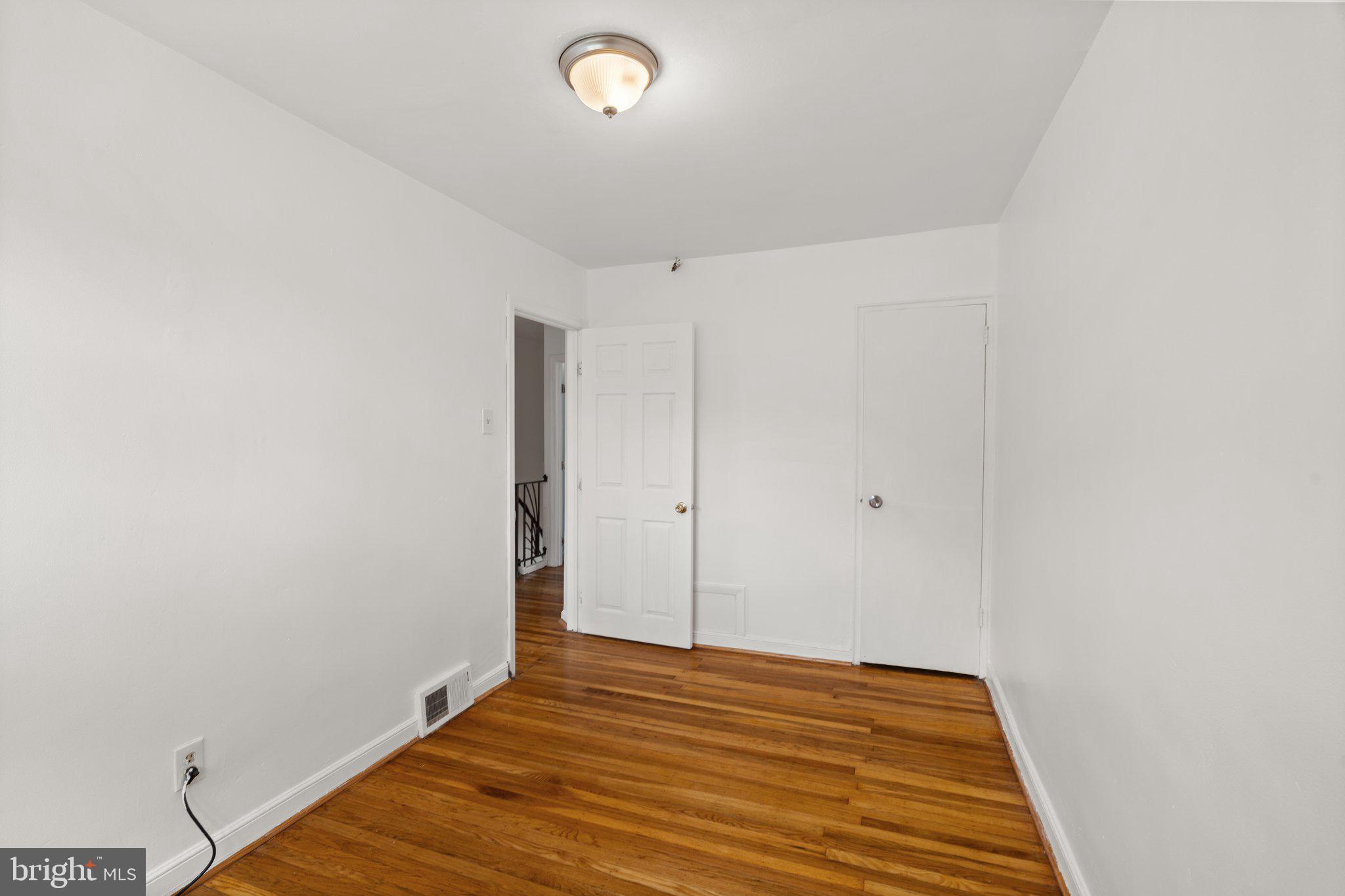 ELMWOOD PARK - Residential