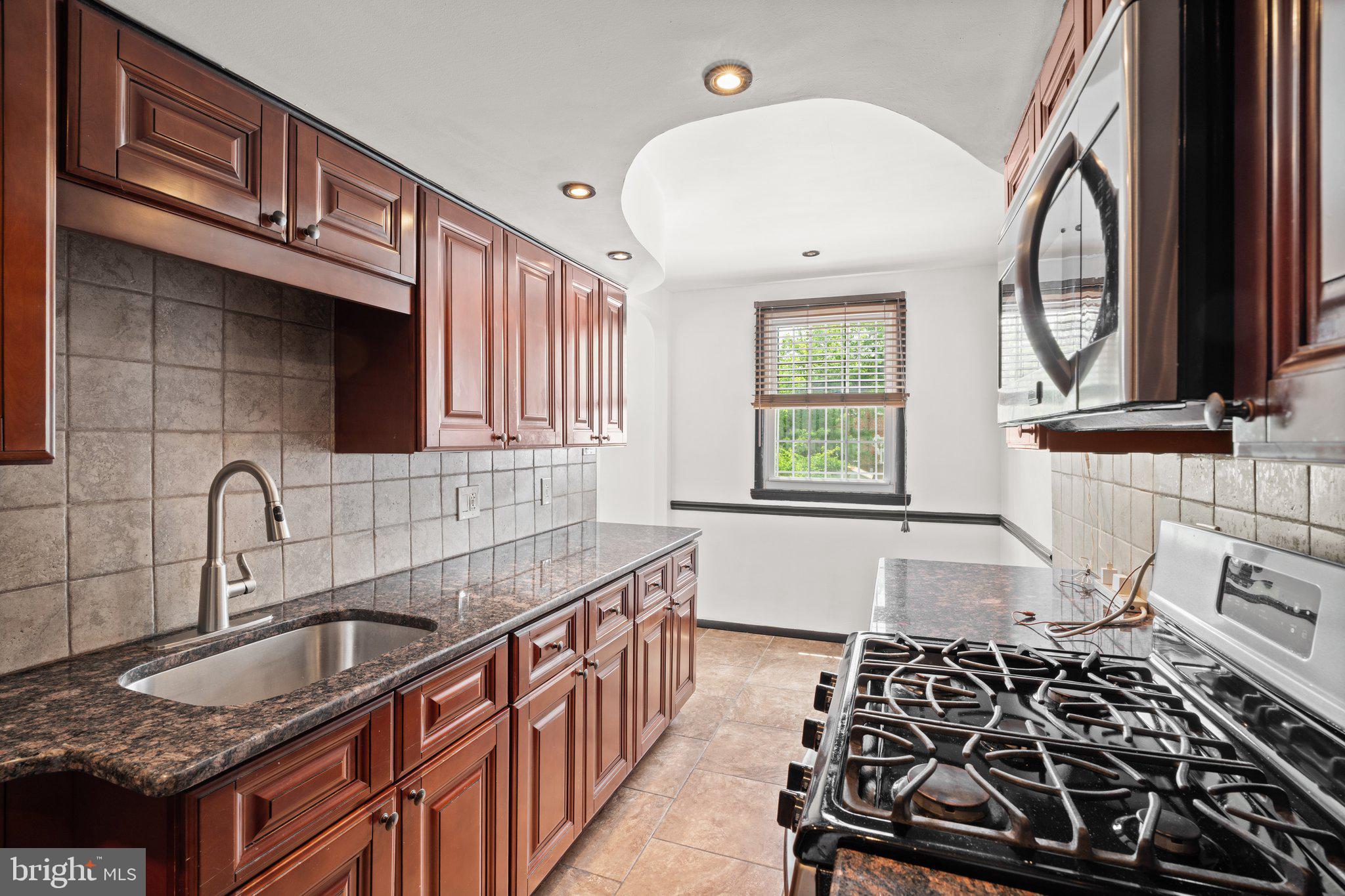 ELMWOOD PARK - Residential