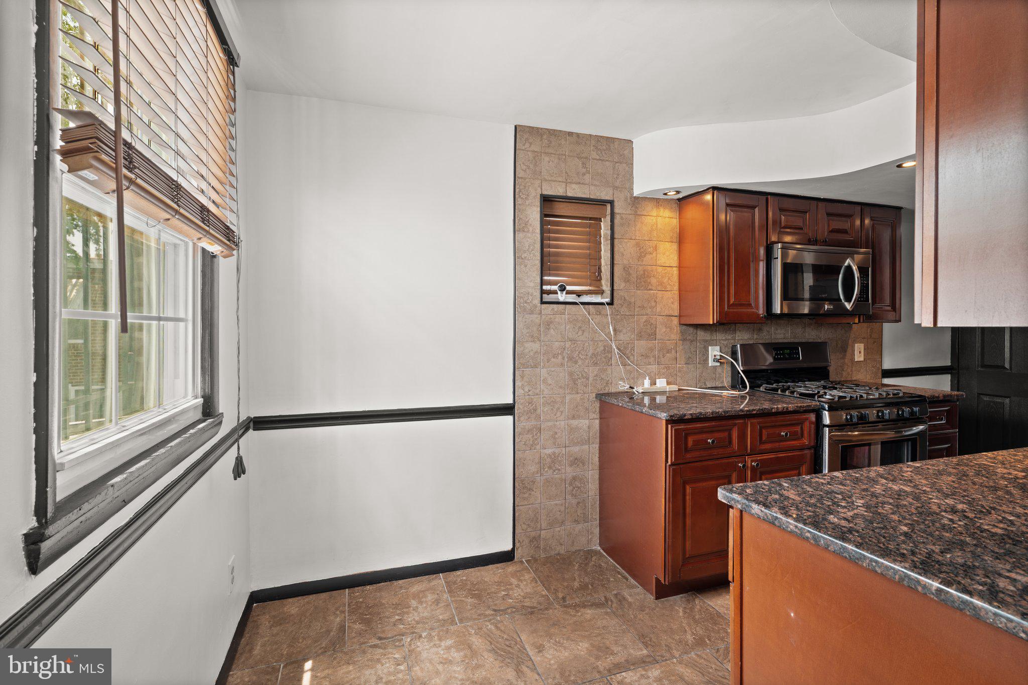 ELMWOOD PARK - Residential