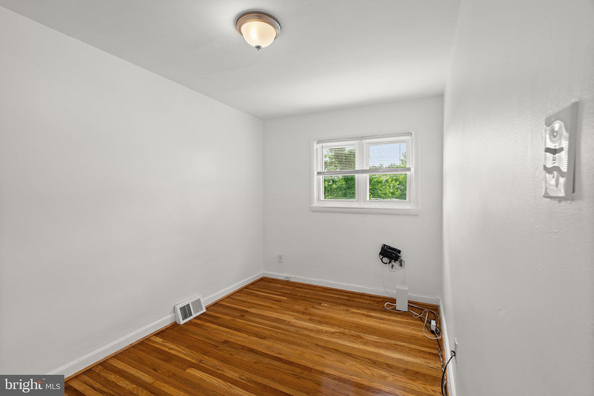 ELMWOOD PARK - Residential