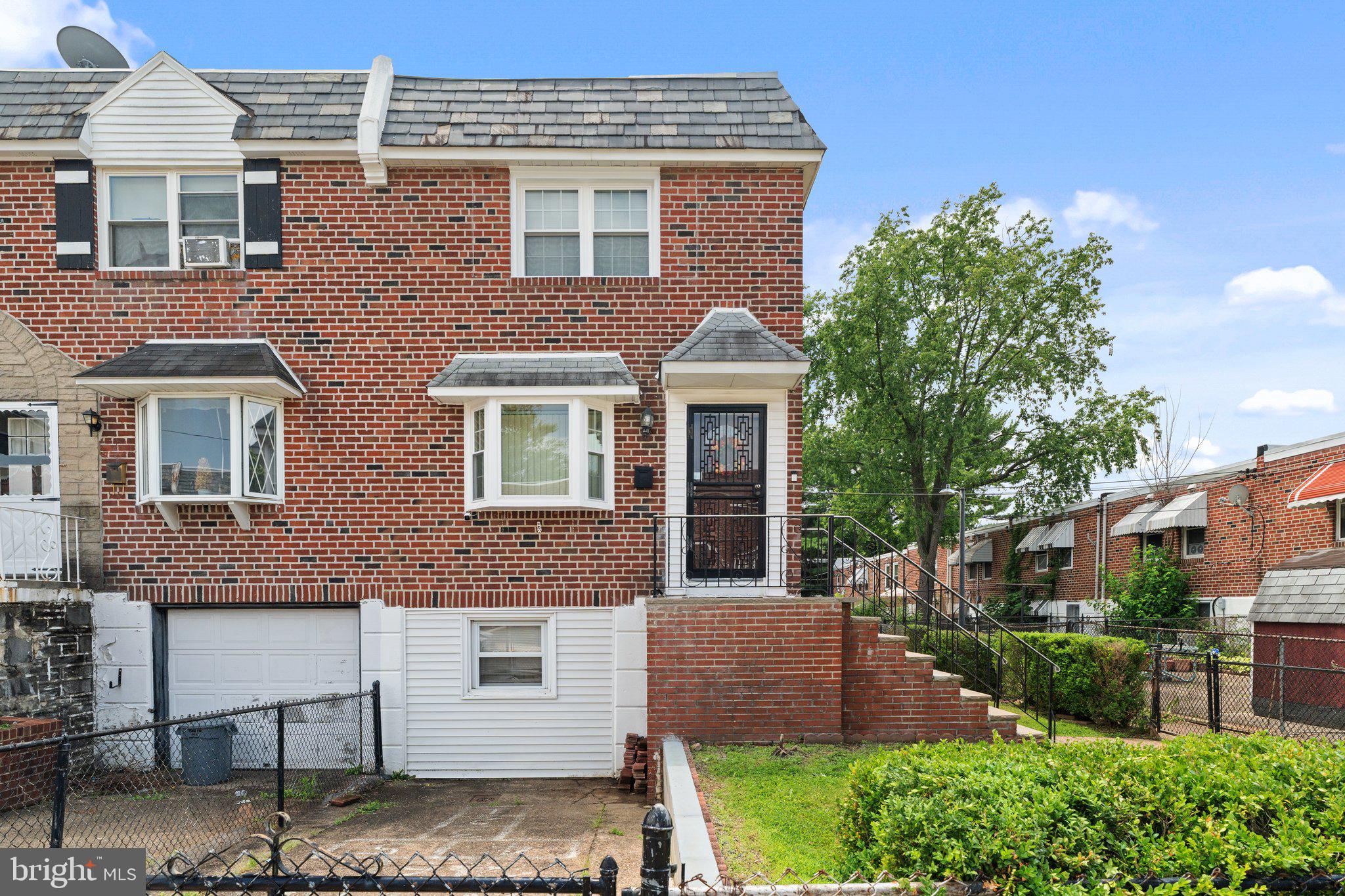 ELMWOOD PARK - Residential