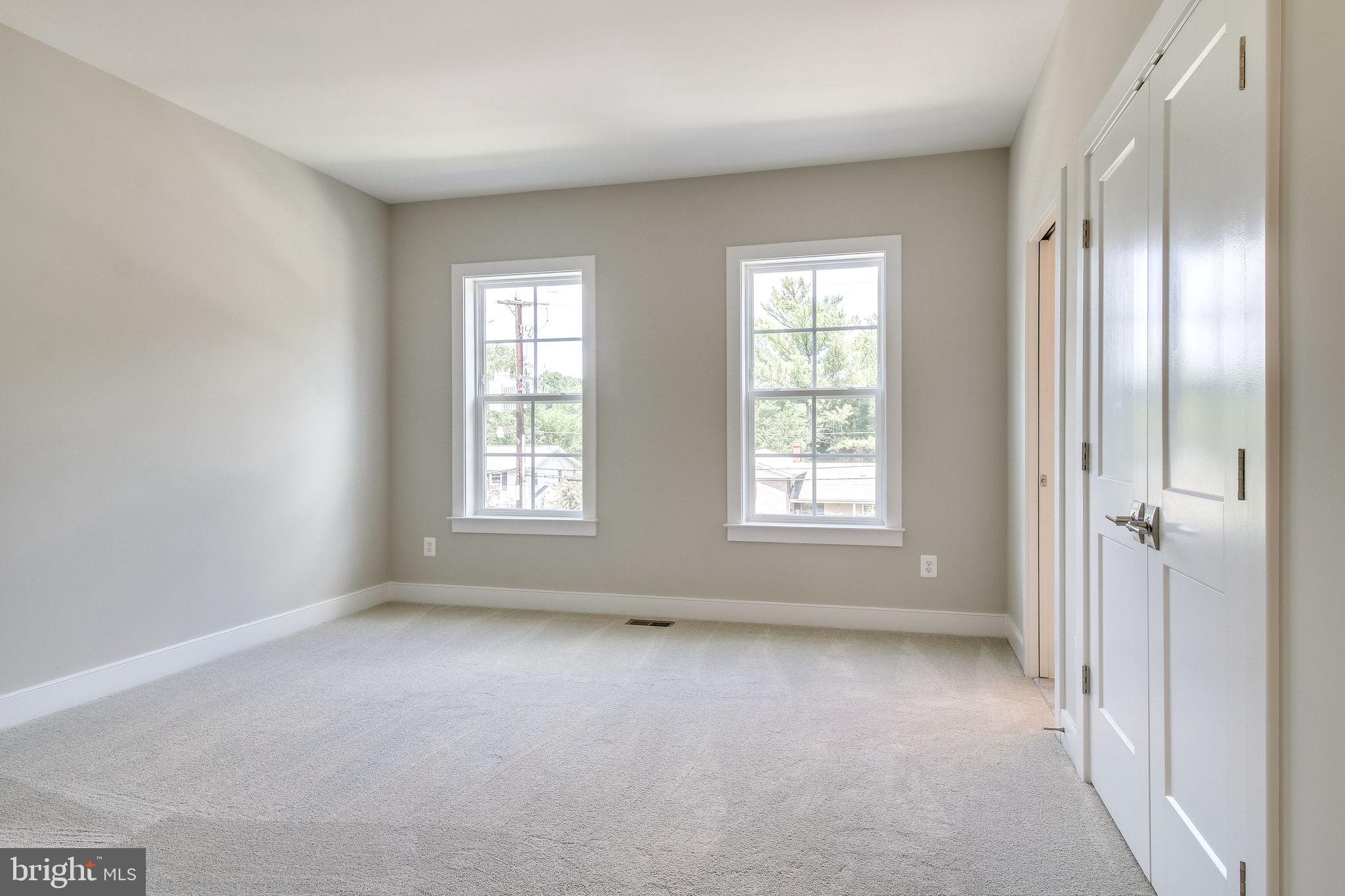 ARLINGTON RIDGE - Residential