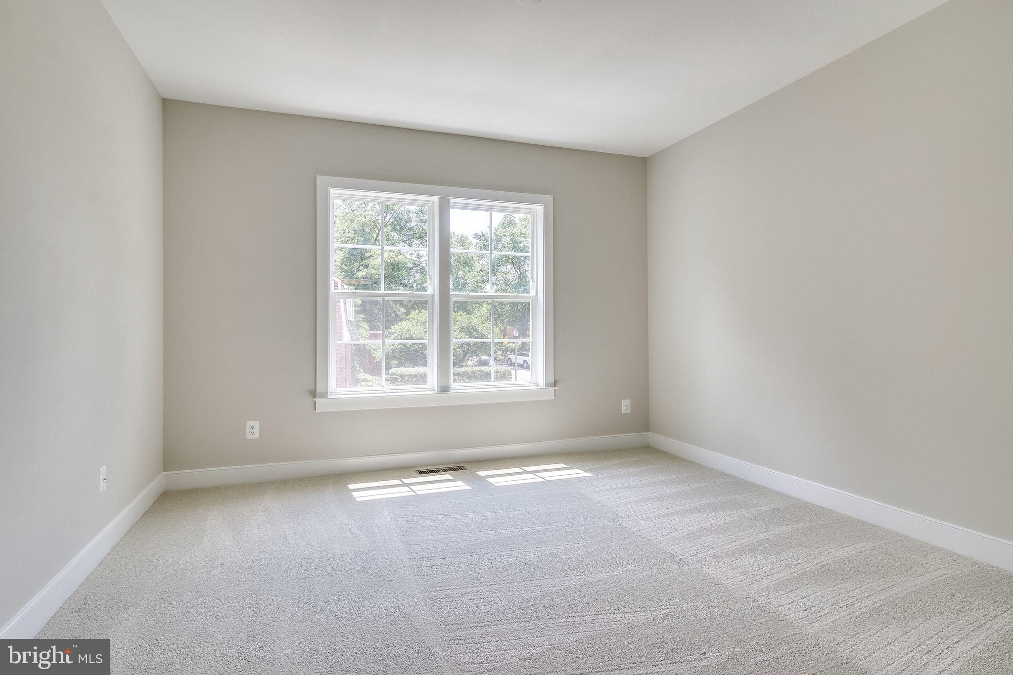 ARLINGTON RIDGE - Residential