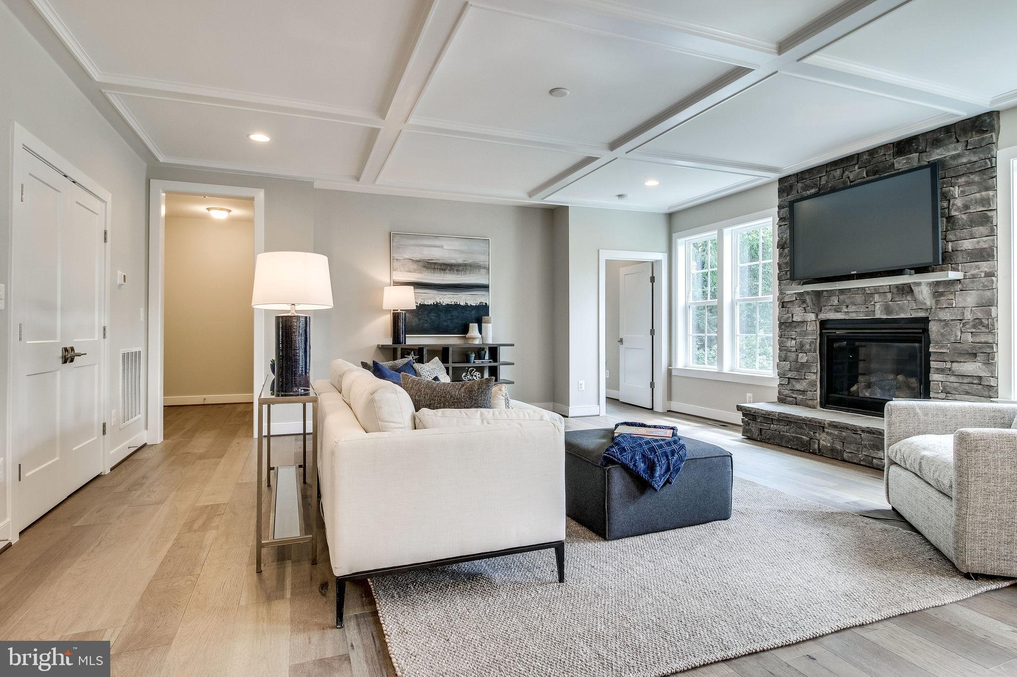 ARLINGTON RIDGE - Residential