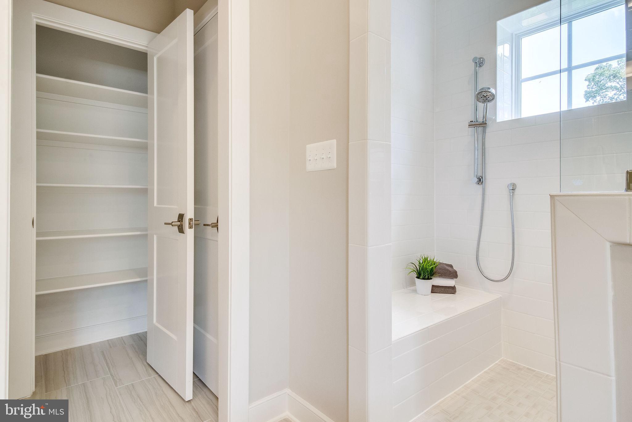 ARLINGTON RIDGE - Residential