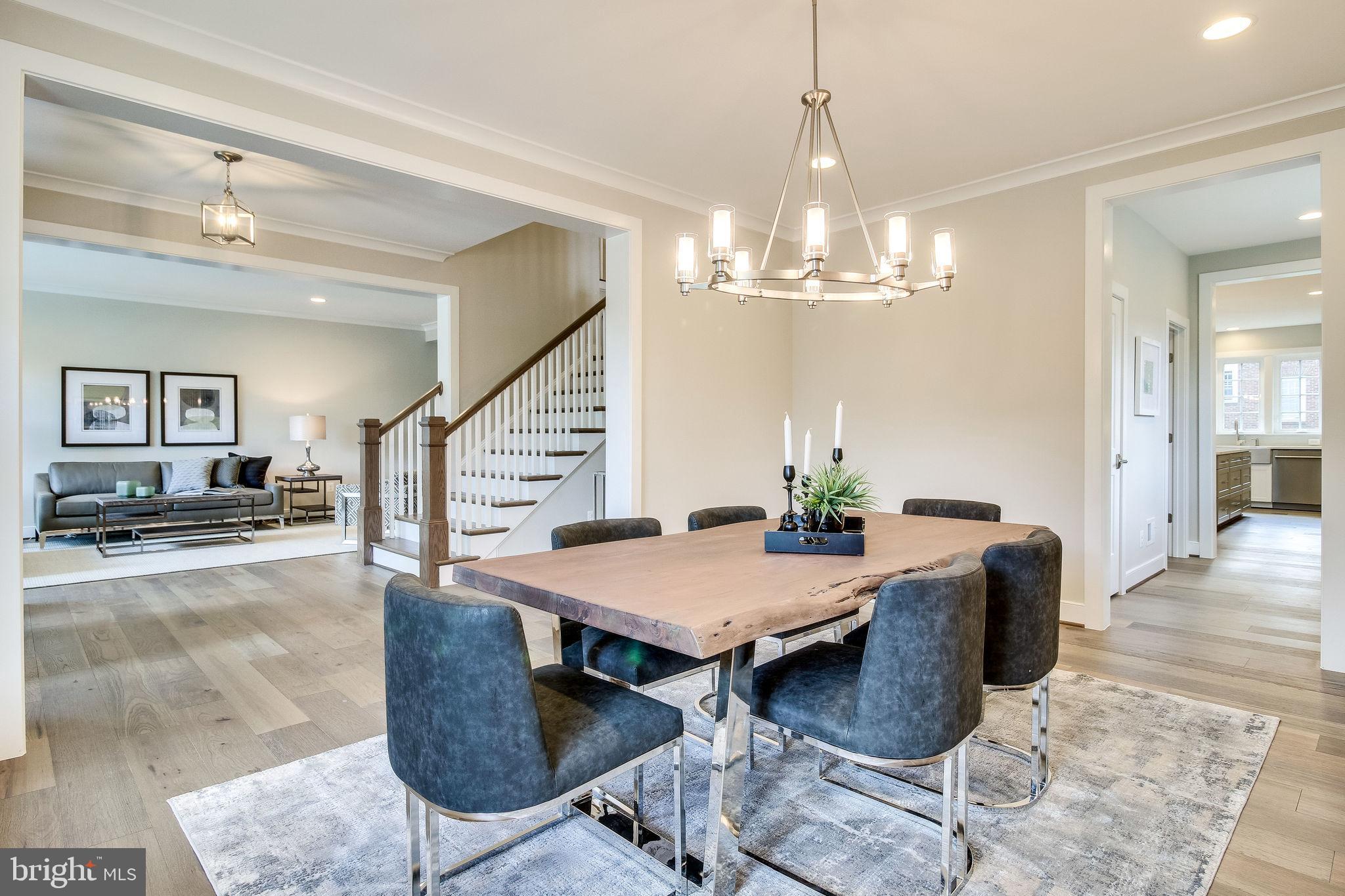 ARLINGTON RIDGE - Residential