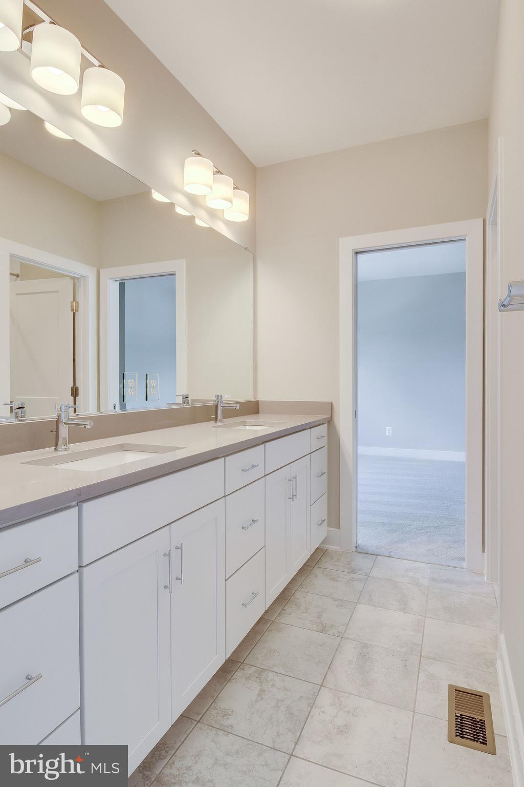 ARLINGTON RIDGE - Residential