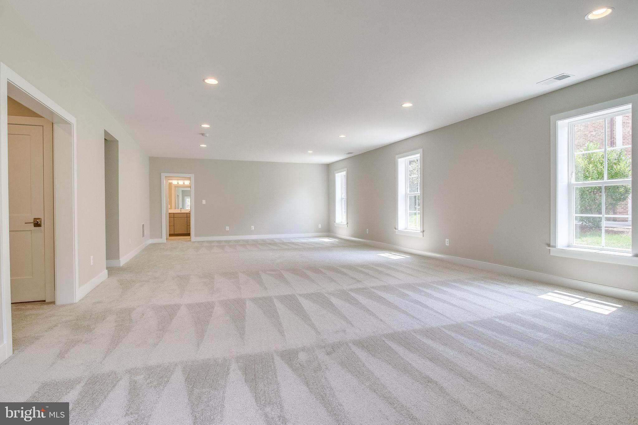 ARLINGTON RIDGE - Residential