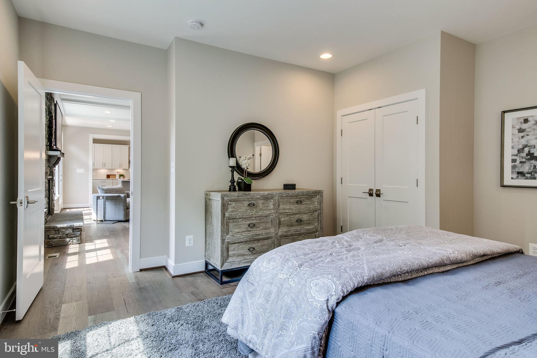 ARLINGTON RIDGE - Residential